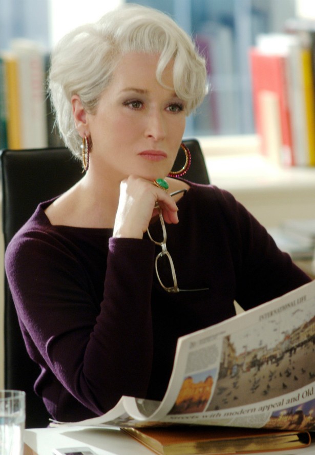 Meryl Streep em cena de 'O Diabo Veste Prada'. Personagem do filme foi inspirada em Anna Wintour. (Foto: Divulgação)