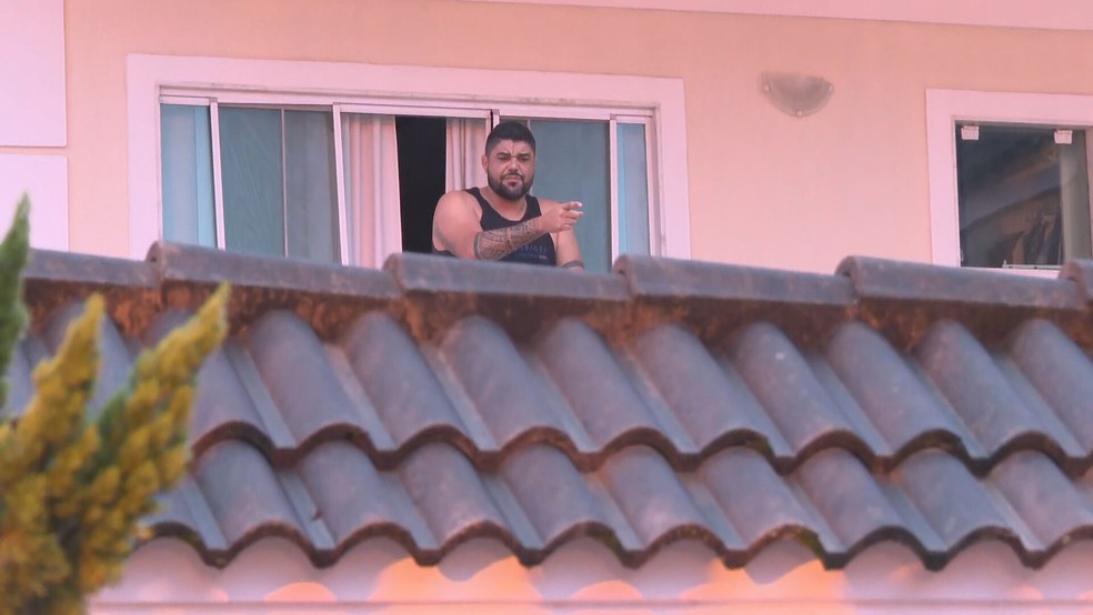 Marcelo de Oliveira Pinheiro, ex-secretário de Planejamento de Itatiaia, foi preso em um condomínio de luxo no Recreio dos Bandeirantes — Foto: Reprodução/ TV Globo