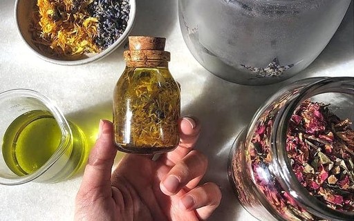 Chega de embalagens: aposte em cosméticos e maquiagens em barra - Revista  Marie Claire