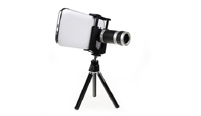 A lente para foco em longas distâncias é compatível com diversos smartphones (Foto: Divulgação/MiniInTheBox)