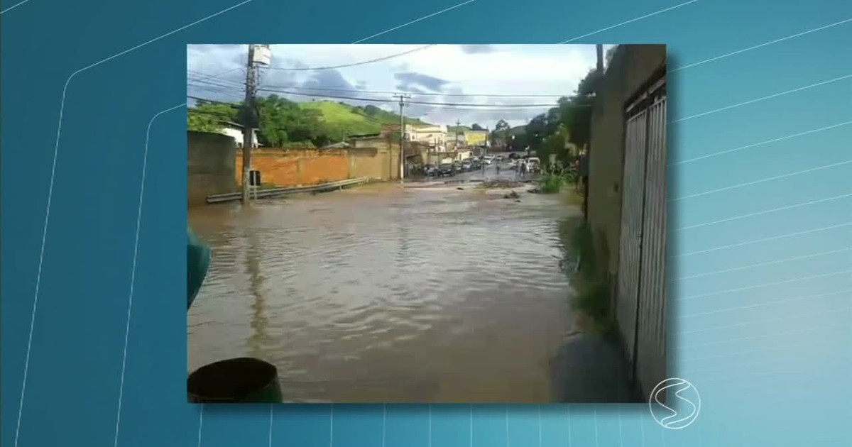 G1 - Chuva forte causa transtornos em Barra Mansa, RJ - notícias em Sul ...