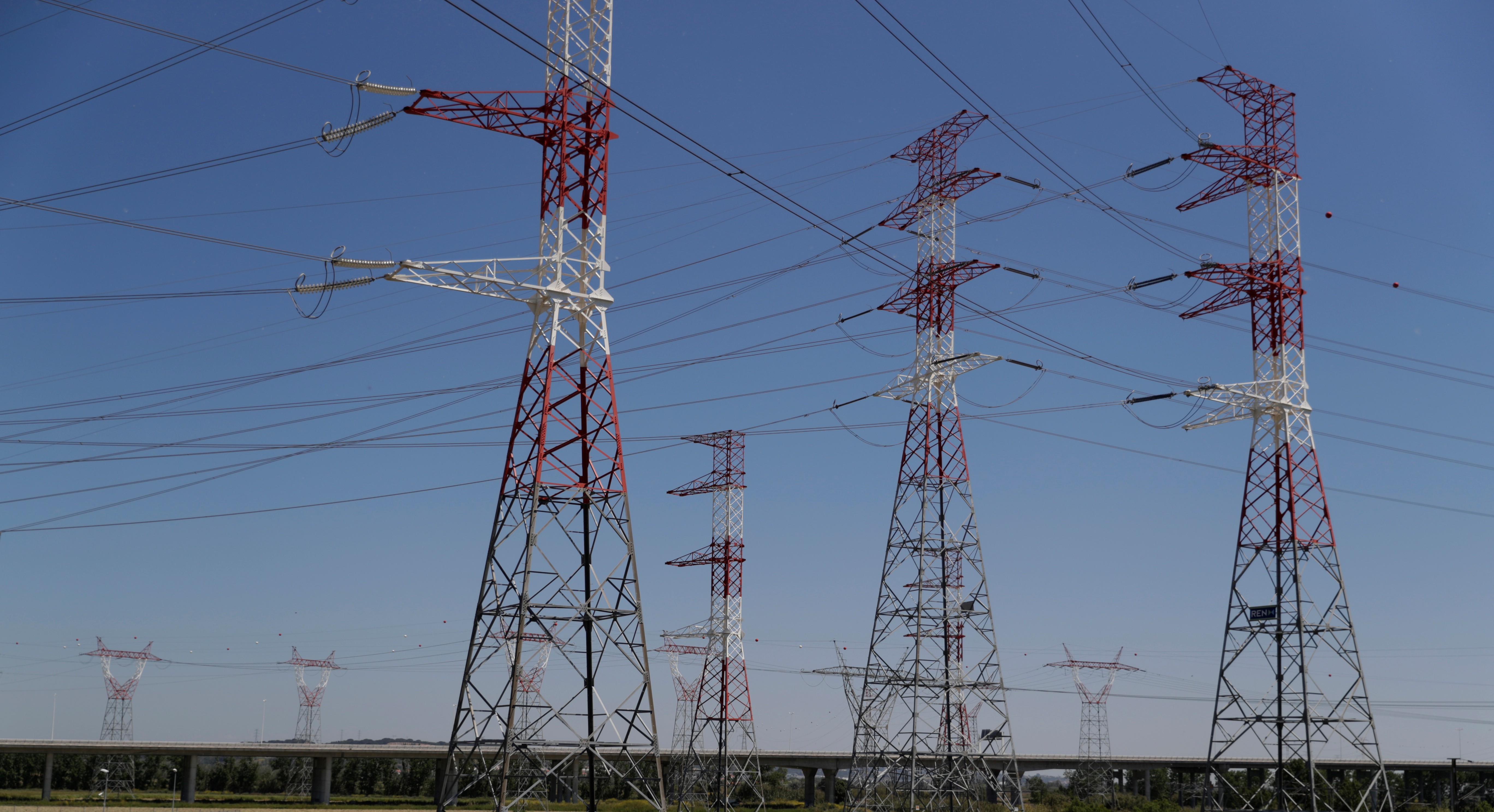Linhas de transmissão de energia (Foto: REUTERS/Rafael Marchante)