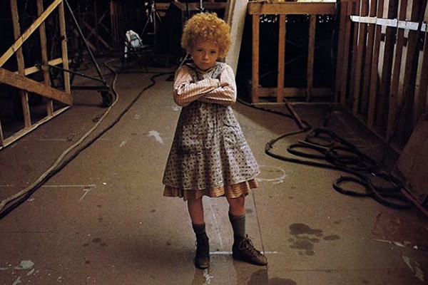 Aileen Quinn em Annie (1982) (Foto: Reprodução)