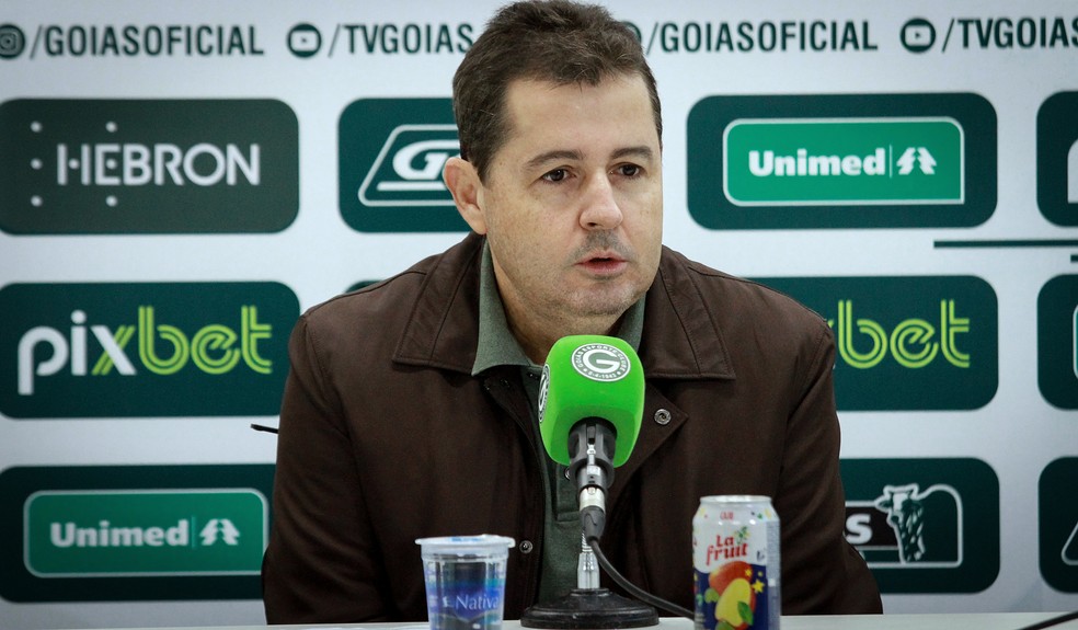 Presidente do Goiás dispara contra arbitragem: 
