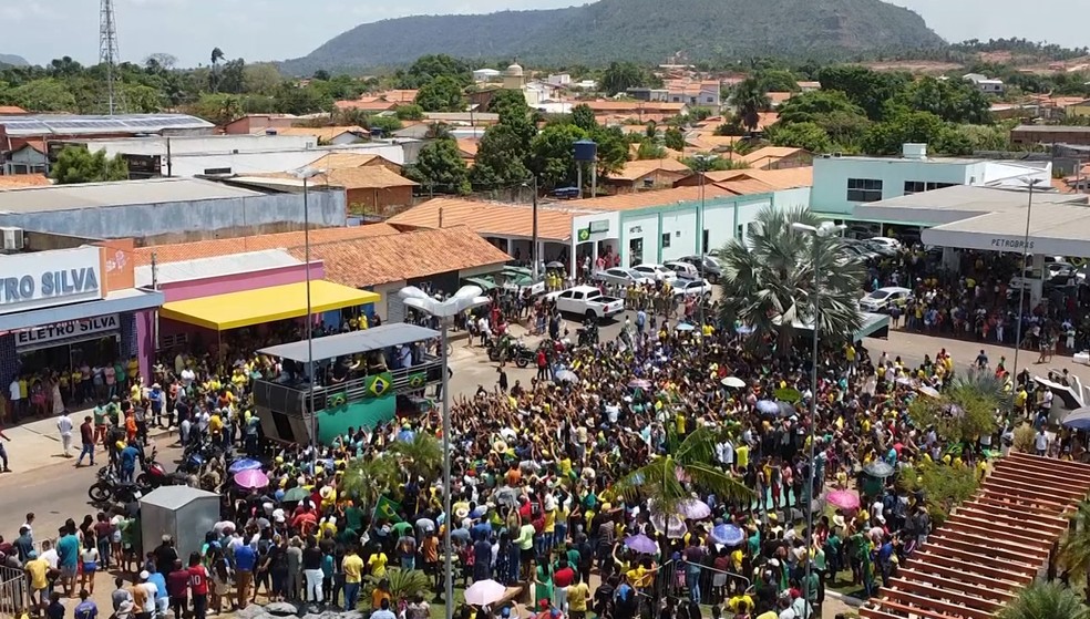 Bolsonaro participa de comício em Axixá (TO) — Foto: TV Mirante