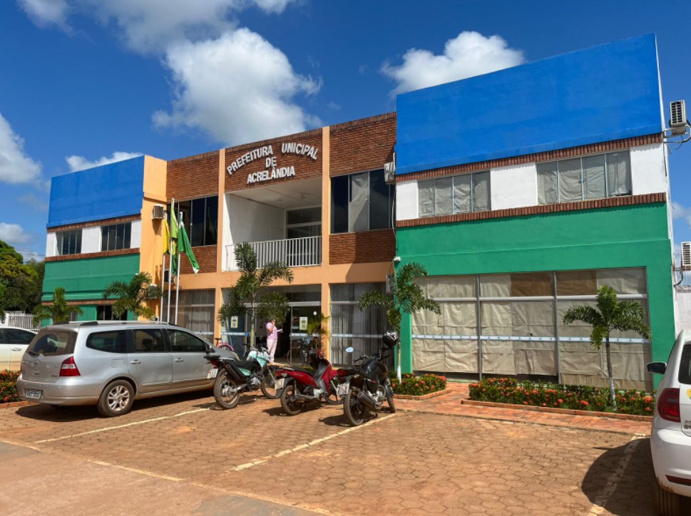 Mais de 190 servidores da Educação de Acrelândia vão receber R$ 900 de vale-alimentação 