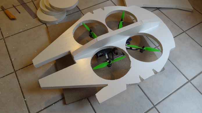 Encaixes das h?lices do drone no modelo (Foto: Divulga??o/Oliver)