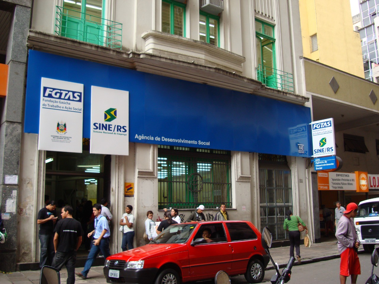 Duas agências do FGTAS/Sine fecham em Porto Alegre após confirmação de casos de Covid entre funcionários