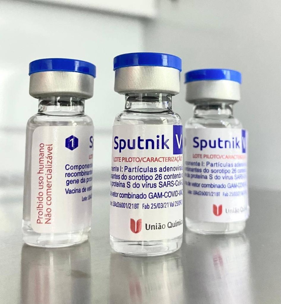 Imagem de frascos da vacina Sputnik V feita no Brasil divulgada pela Embaixada da Rússia no Brasil, em imagem de arquivo  — Foto: Reprodução/Facebook/Embaixada da Rússia no Brasil