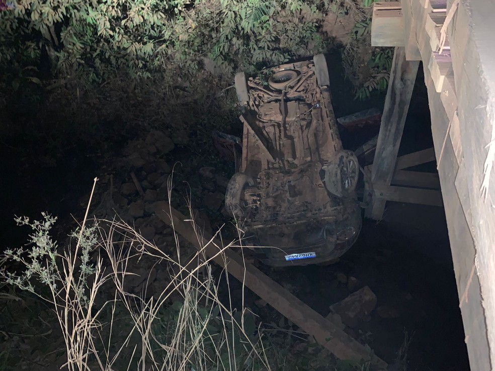 Motorista de 31 anos morre após carro cair de ponte e capotar em BR-070 em MT — Foto: Divulgação