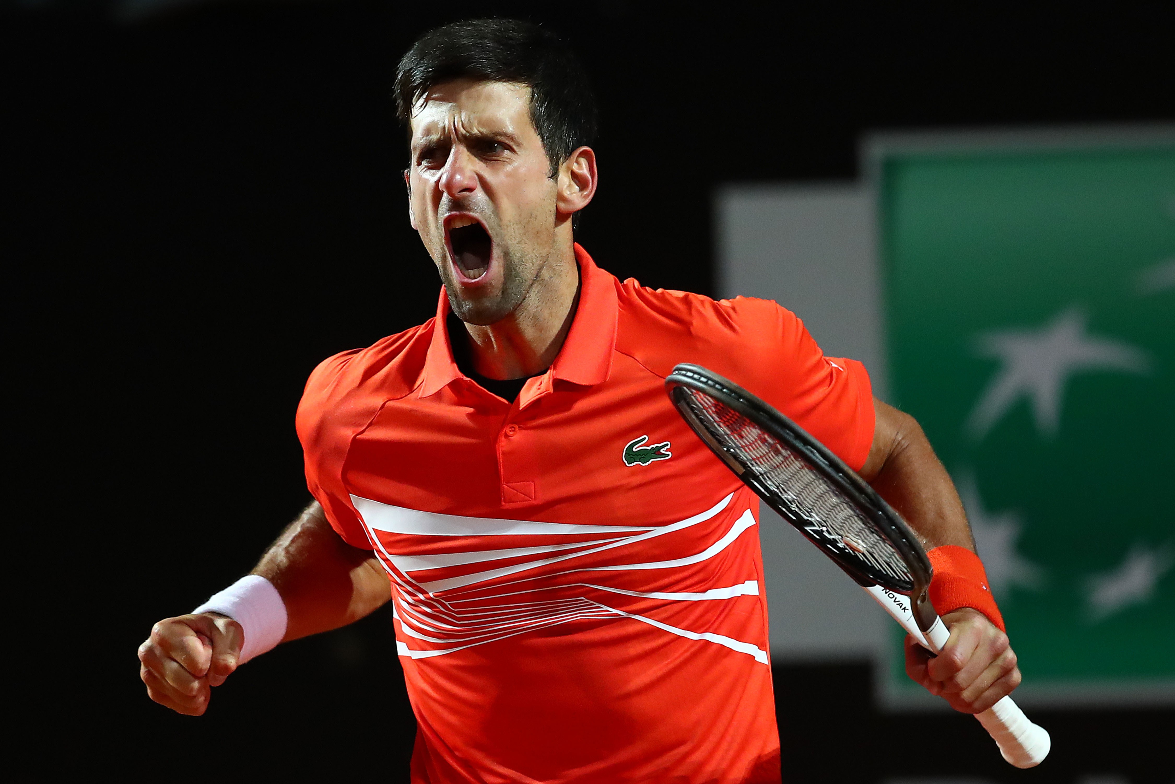 ROME, ITALY - MAY 17: Novak Djokovic of Serbia celebrates against Juan Martin del Potro of Argentina in their Men's Single Quarter Final Match during Day Six of the International BNL d'Italia at Foro Italico on May 17, 2019 in Rome, Italy. (Photo by Clive (Foto: Getty Images)