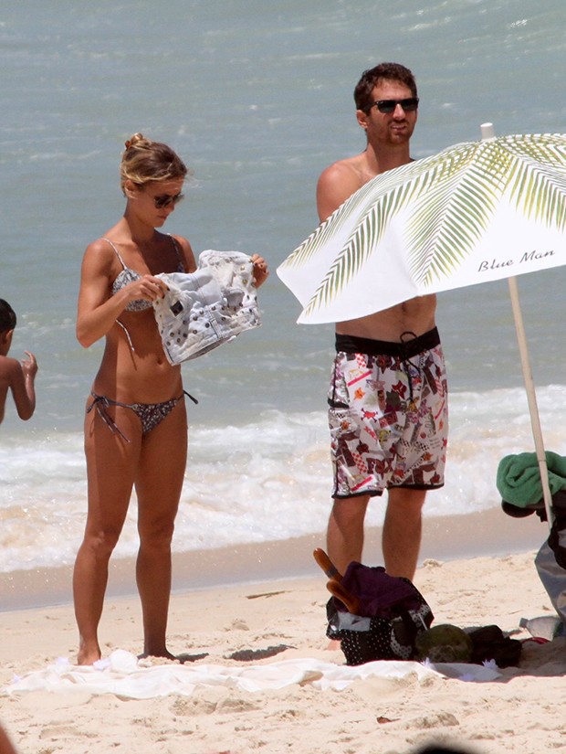 Fernanda De Freitas Toma Sol No Rio E Clima Com O Namorado Esquenta Quem QUEM News