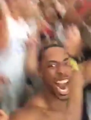 Meyinsse prestigia vitória do Fla sobre Fluminense e enlouquece em vídeo