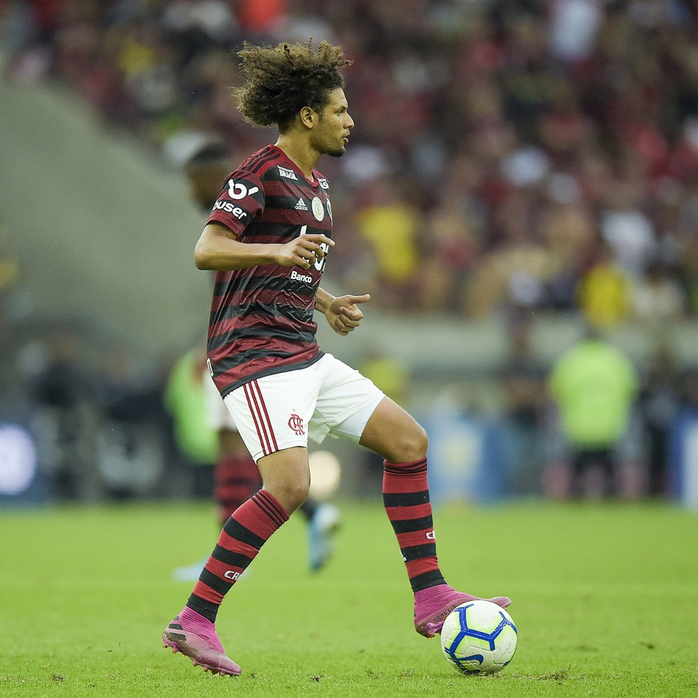 Arão foi bem na função de primeiro volante contra o Palmeiras — Foto: Alexandre Loureiro/BP Filmes