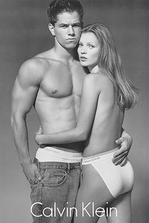 Mark Wahlberg e Kate Moss em campanha da Calvin Klein em 1992 (Foto: Divulgação)