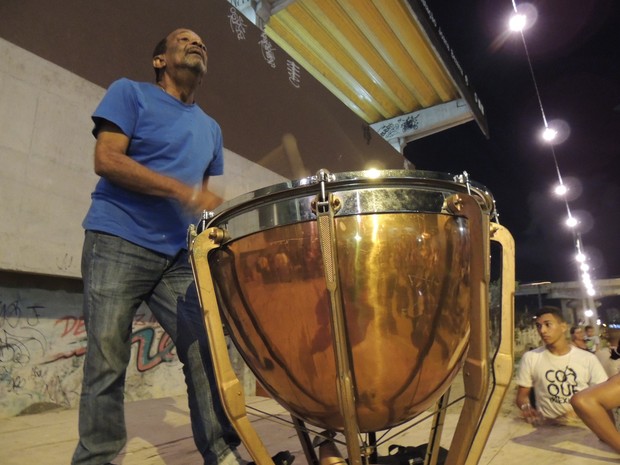 A Dama do Pagode comanda trio sem cordas no Campo Grande