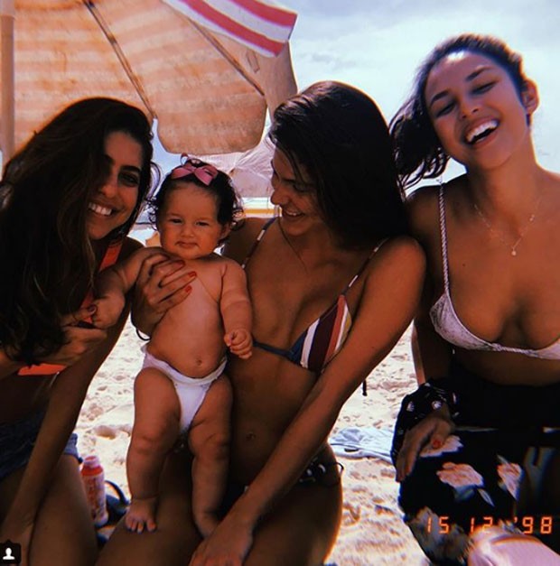 Mariana Goldfarb, Yanna Lavigne e sua filha Madalena e Isabela Goldfarb  (Foto: Reprodução/Instagram)