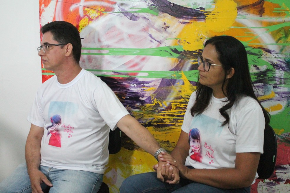 Pais da menina Beatriz Angélica — Foto: Emerson Rocha /G1 Petrolina