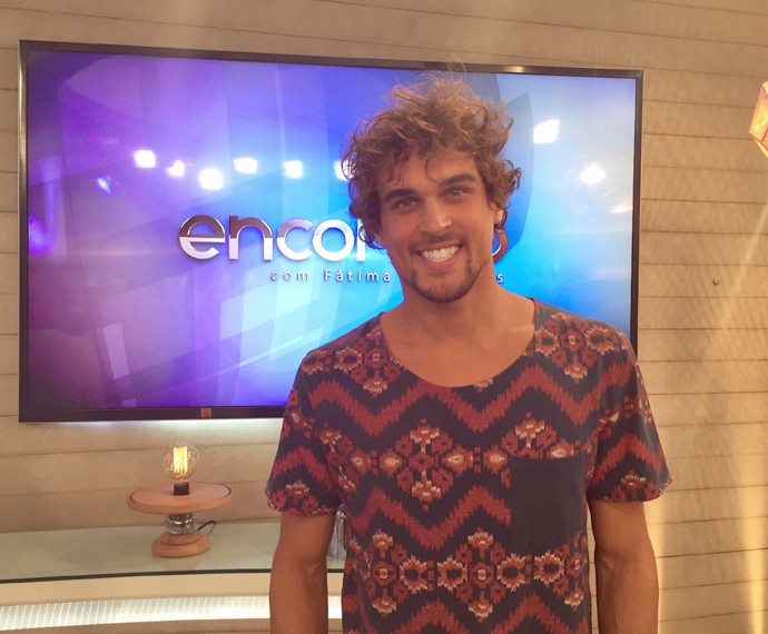 Felipe Roque estreia na TV em 'A Regra do Jogo