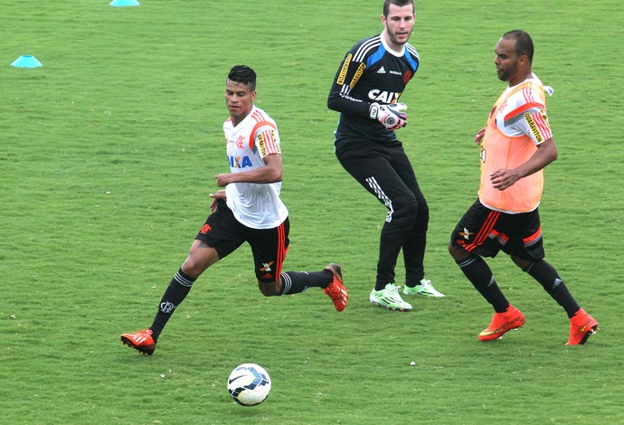 Thallysson treino Flamengo (Foto: Cahê Mota)