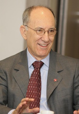 Rui Falcão, presidente do PT (Foto: Agência EFE)