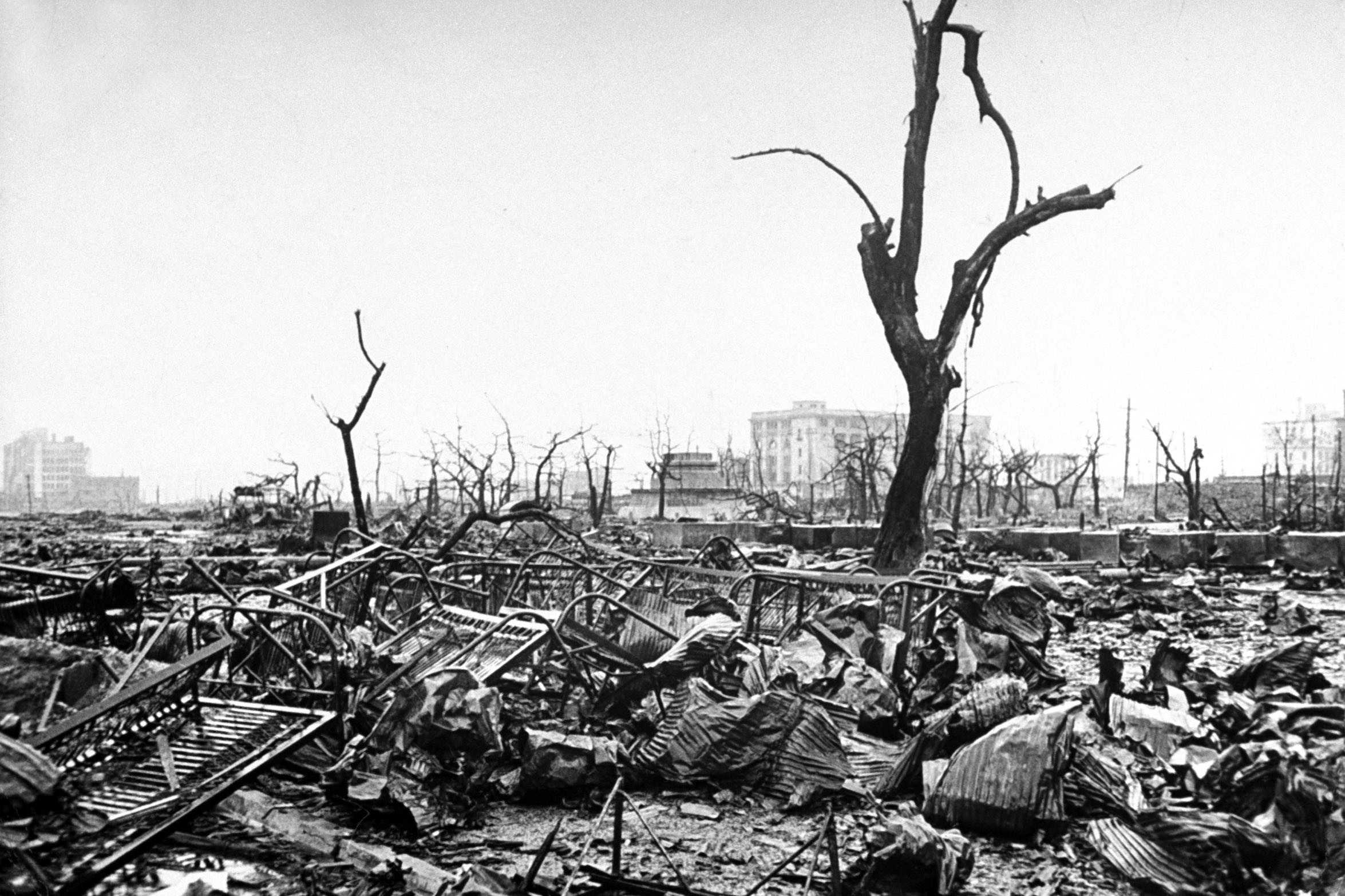 Cenário devastado de Hiroshima após a bomba atômica. (Foto: Bernard Hoffman/The LIFE Picture Collection/Getty Images)