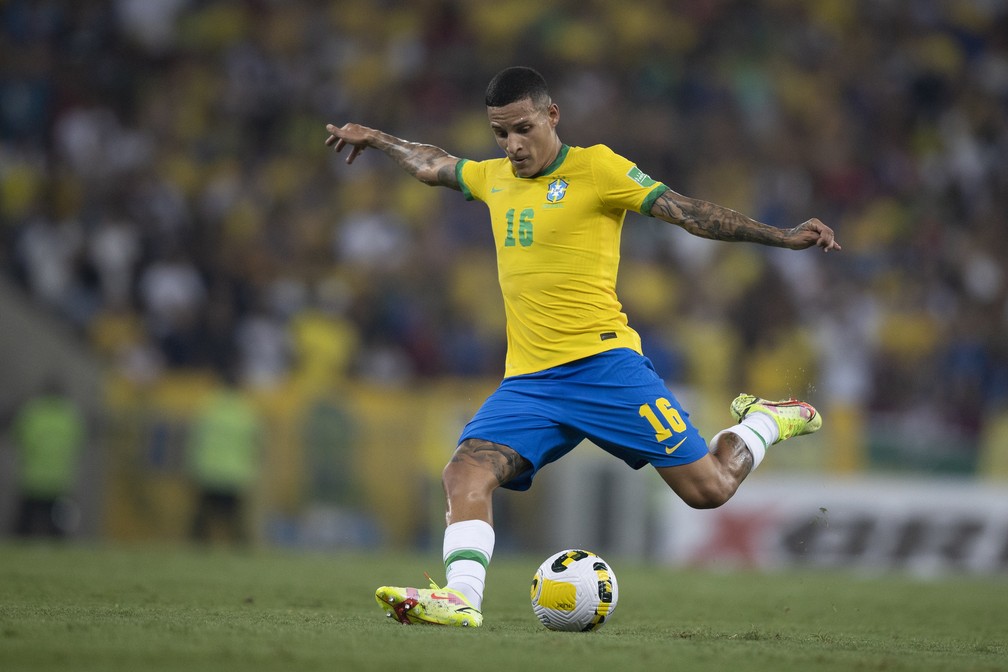 Guilherme Arana foi titular na goleada do Brasil por 4 a 0 sobre o Chile � Foto: Lucas Figueiredo / CBF