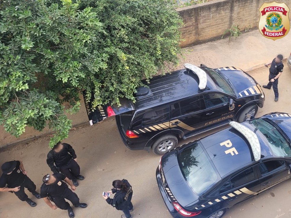 Homem foi preso e três mandados de busca e apreensão foram cumpridos em Dom Cavati — Foto: Polícia Federal/Divulgação