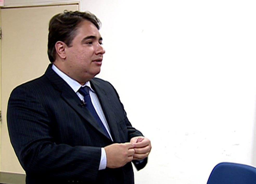 Promotor Fabiano Pessoa explicou o caso — Foto: Reprodução/TV Asa Branca