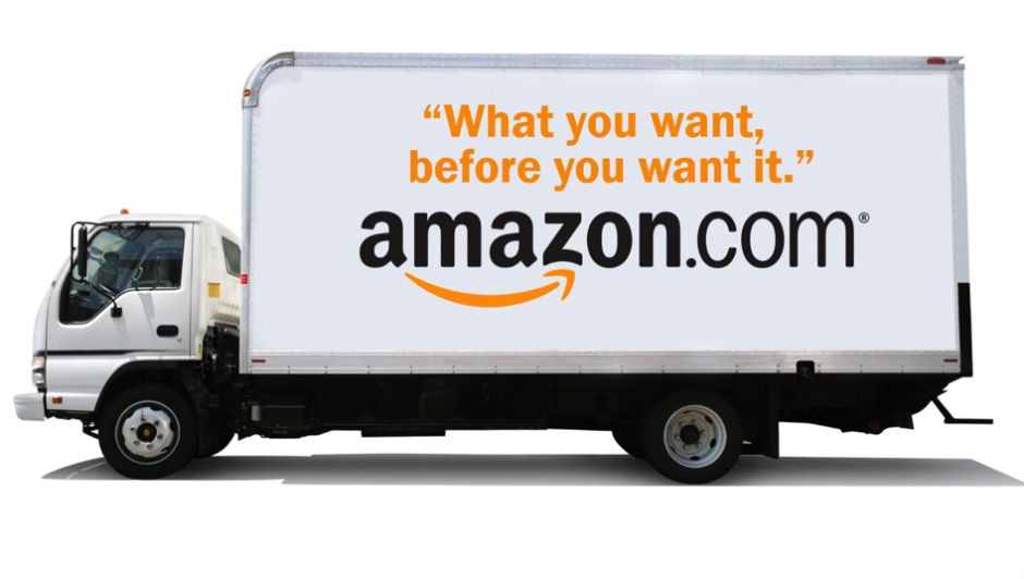Caminhão de entrega da Amazon: motoristas tiveram de entregar o colchão ao cliente  (Foto: Divulgação / Amazon)