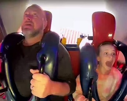 Viralizou: em vídeo, menina desmaia duas vezes durante passeio em brinquedo radical de parque de diversões, na Austrália