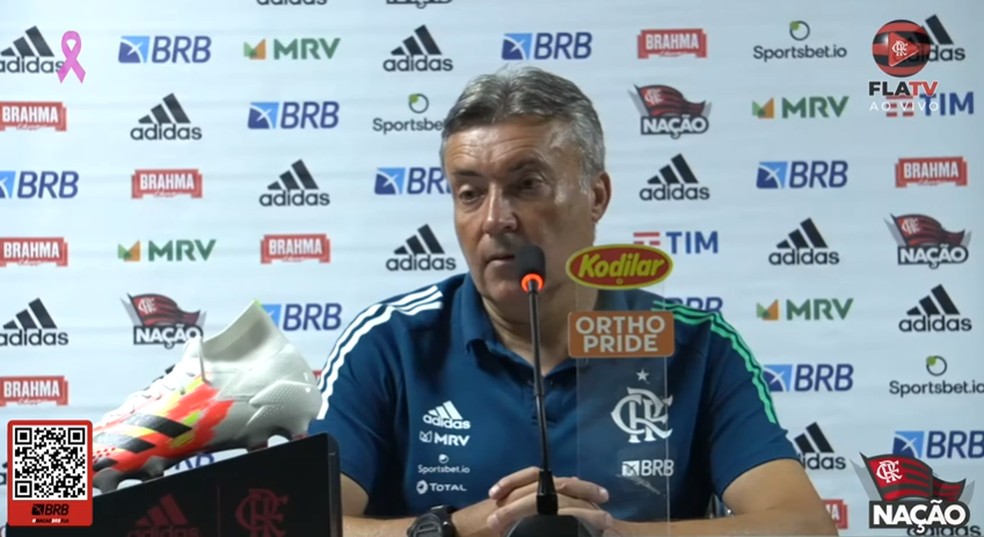 Dome concede entrevista após vitória sobre o Athletico — Foto: Reprodução Fla TV