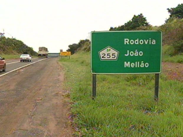 A Rodovia João Melão é outro caso de falta de manutenção e asfalto esburacado.  (Foto: reprodução/TV Tem)