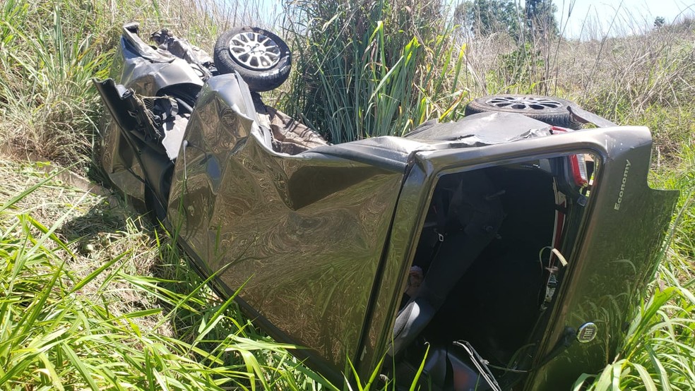 Veículo em que estavam vítimas de acidente na DF-345 — Foto: CBMDF/Divulgação