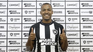 Marlon Freitas é o primeiro reforço do Botafogo para a temporada de 2023 — Foto: Vítor Silva/Botafogo