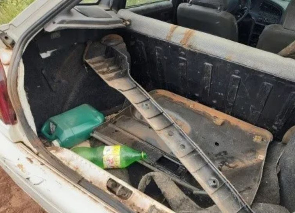Corpo de homem é encontrado em porta-malas na área rural de Brotas. — Foto: Reprodução/acidade on