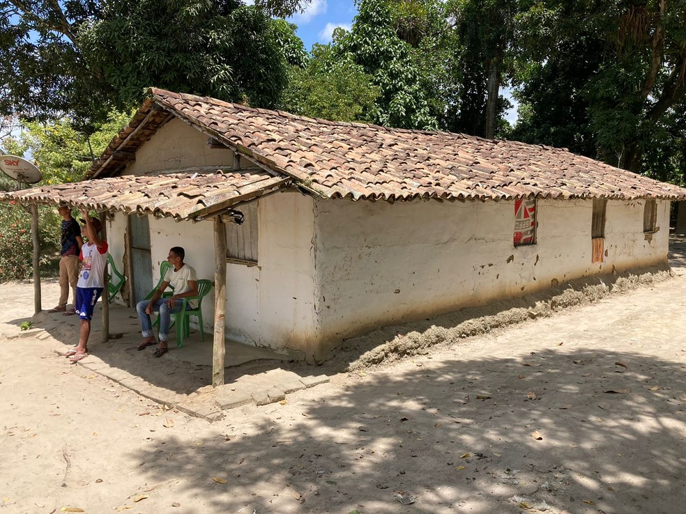 Residência invadida fica na zona rural de Barreiros, na Zona da Mata Sul de Pernambuco — Foto: Reprodução/WhatsApp