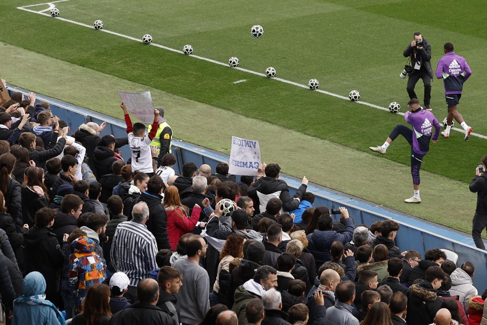 Real Madrid faz treino aberto ao público na véspera do jogo pela Copa do Rei — Foto: EFE