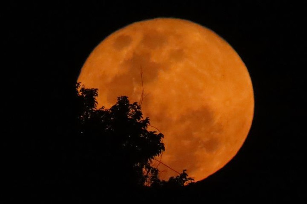 Superlua é vista no céu de Porto Velho em 26 de maio de 2021 — Foto: Mario Venere/Arquivo pessoal