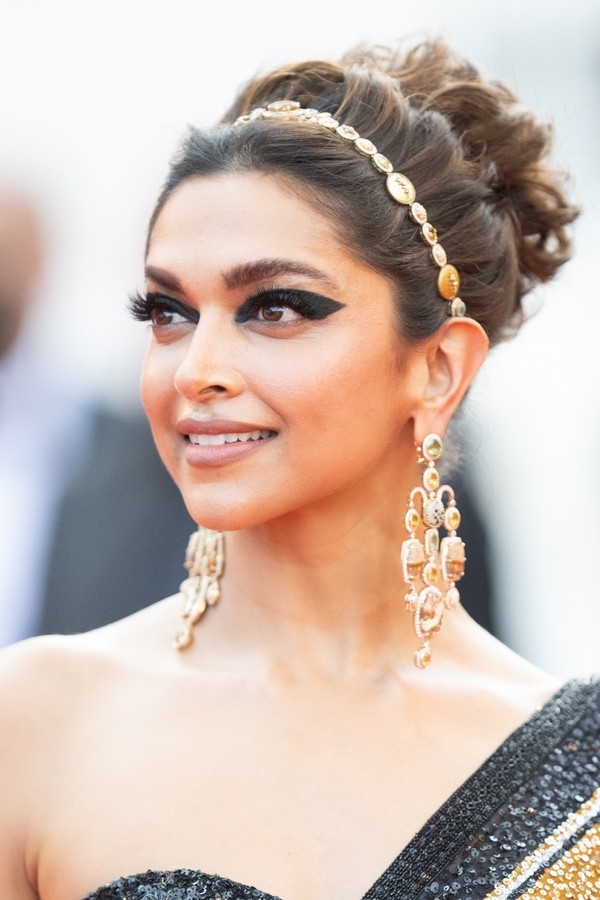 CANNES, FRANCE - MAY 17: Deepika Padukone  attends the screening of "Final Cut (Coupez!)" and opening ceremony red carpet for the 75th annual Cannes film festival at Palais des Festivals on May 17, 2022 in Cannes, France. (Photo by Samir Hussein/WireImage (Foto: Samir Hussein/WireImage)