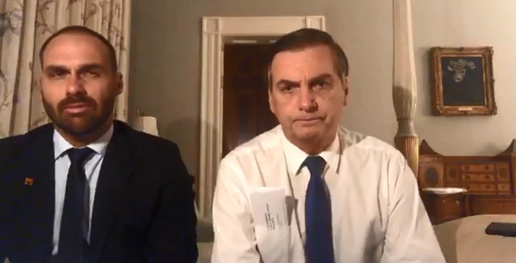 Bolsonaro faz transmissÃ£o ao vivo pela internet na Blair House, no complexo da Casa Branca â€” Foto: ReproduÃ§Ã£o, rede social