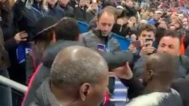 Neymar dÃ¡ soco em torcedor do Rennes; assista (ReproduÃ§Ã£o)
