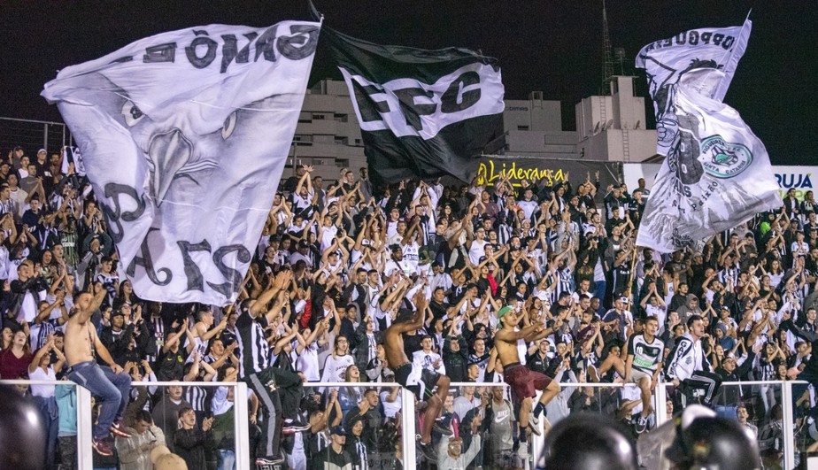 STJD rejeita pedido de ex-gestor, e Figueirense permanece na Série B