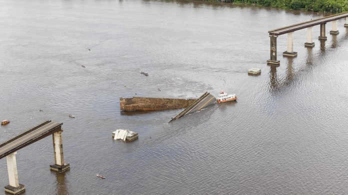 Resultado de imagem para EmbarcaÃ§Ã£o que colidiu com ponte Rio Moju nÃ£o tinha licenÃ§a para transporte de carga