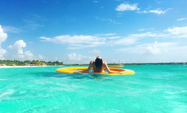 Fernanda Vasconcellos em Anguilla  (Foto: Reprodução/Instagram)