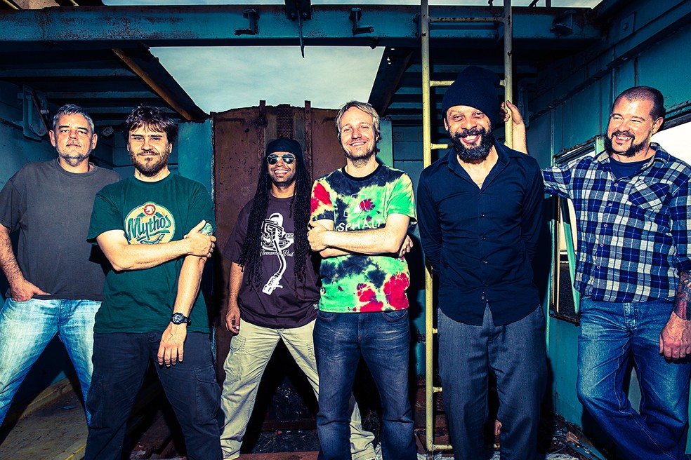Ultramen reforça o uso de 'talk box' no álbum 'Tente enxergar' — Foto: Divulgação / Ricardo Lage
