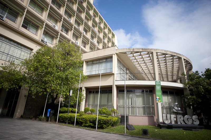 Justiça Federal determina que UFRGS passe a exigir comprovante vacinal contra a Covid