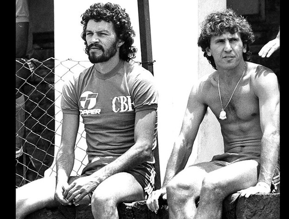 Sócrates e Zico na concentração da Seleção Brasileira em 1986 — Foto: Agência AP