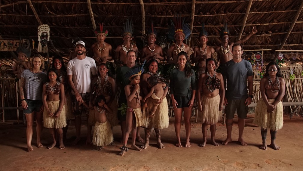 Grupo de aventureiros se encontra com tribo indÃ­gena â€” Foto: Lucas Munhoz