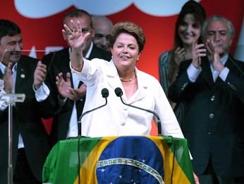 Dilma se diz 'disposta ao diálogo' e afirma que país não está dividido (Ueslei Marcelino/Reuters)